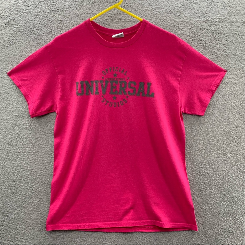 Universal studios Vintage Women’s Dark Pink Gray Graphic Logo T-Shirt Tee M/L